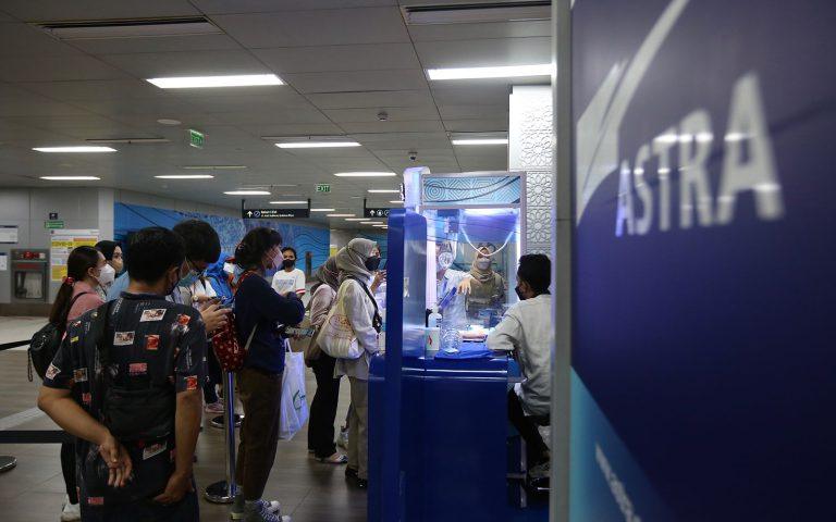 Astra and Arkiv Vilmansa Collaboration Brings Joy to Setiabudi Astra MRT Station Visitors